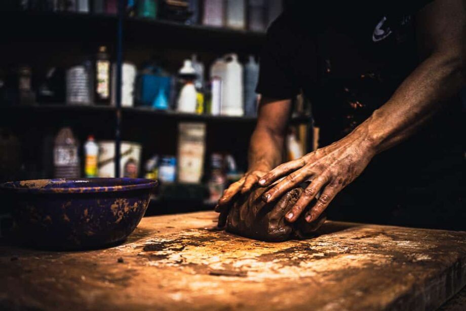 Servicios Enrique Vela, artesano de la cerámica