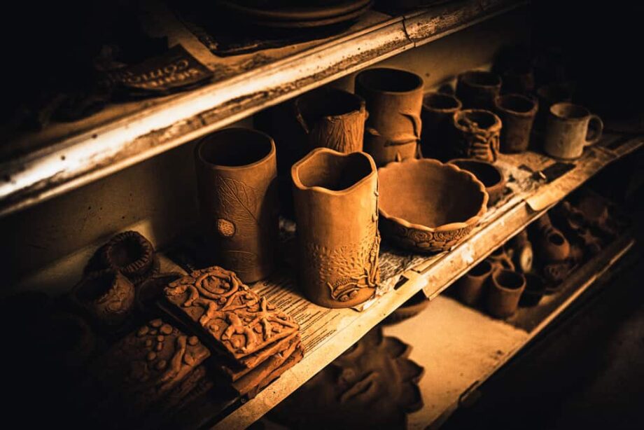 Enrique Vela Calderón. Artesano en el oficio de la cerámica