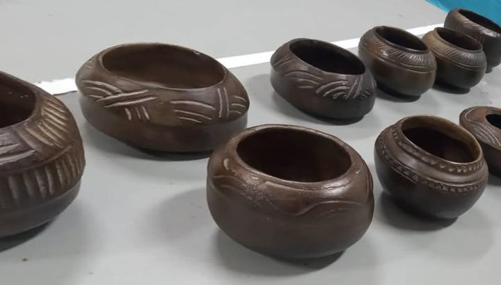 Enrique Vela, artesano de cerámica